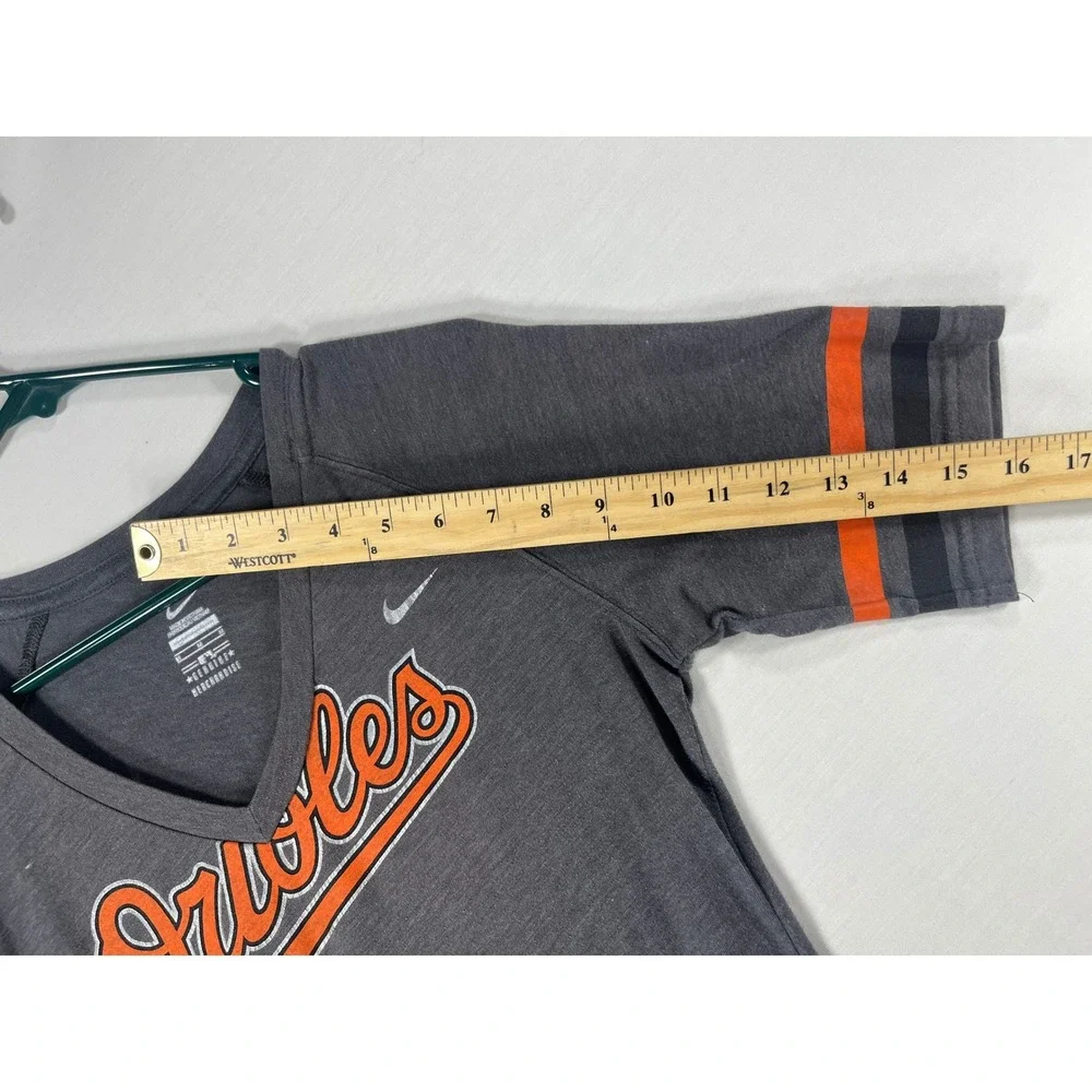 Nike Baltimore Orioles MLB Women Gray V-Neck T-Shirt Medium 25900X-OR5